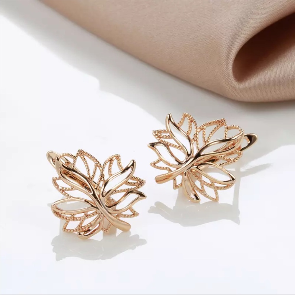 ◾️Rose Gold Plated Hollow Life Tree Earrings